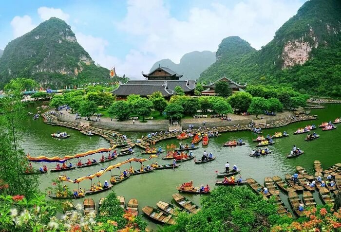 Du lịch Tràng An - một trong những địa danh nổi tiếng nhất Việt Nam